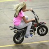 Tout sur la pit bike, la mini moto parfaite pour les filles !